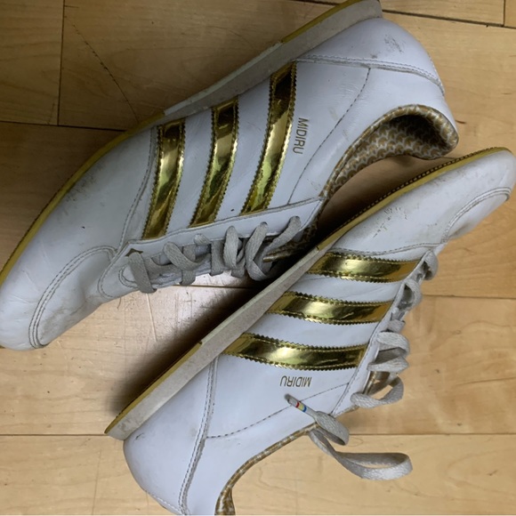 Adidas Midiru  limited edition white and gold. Us size 8,5 real leather - Picture 3 of 5